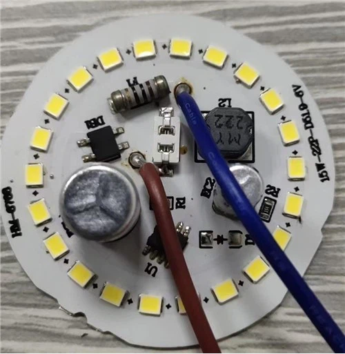 Campioni gratuiti 3w 5w 7w 9w 12w 15w 18w 24w Driverless Dob Pcb Led Chip